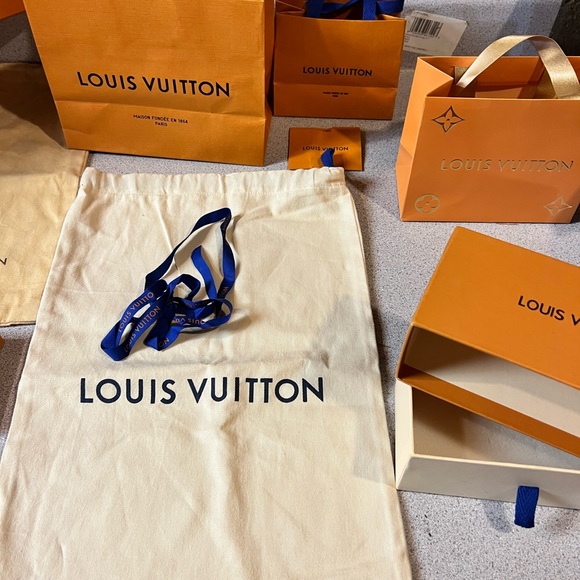 Louis Vuitton Boxes , bags , dust bags , wraps - Picture 5 of 14